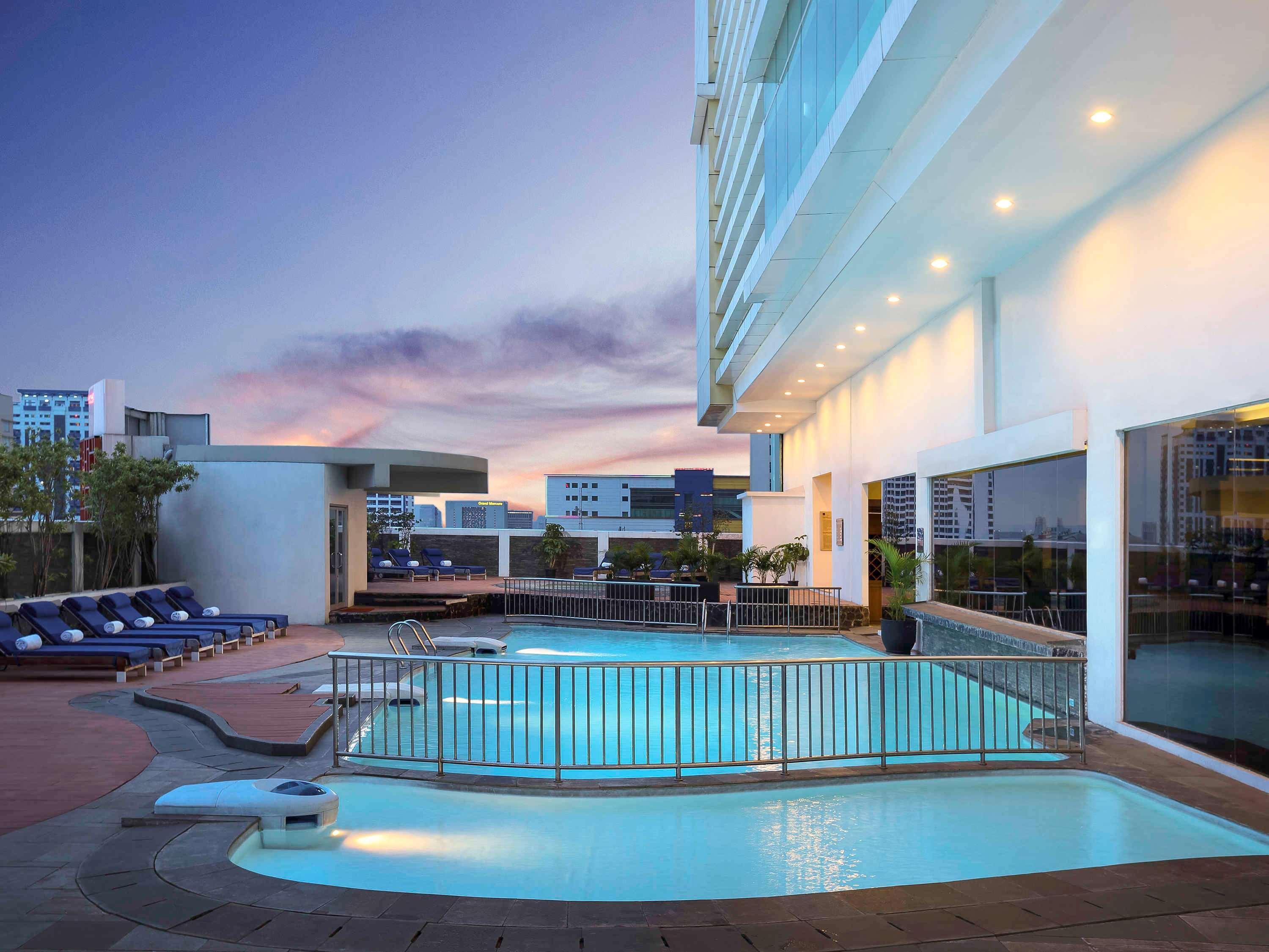 Novotel Jakarta Gajah Mada Eksteriør billede