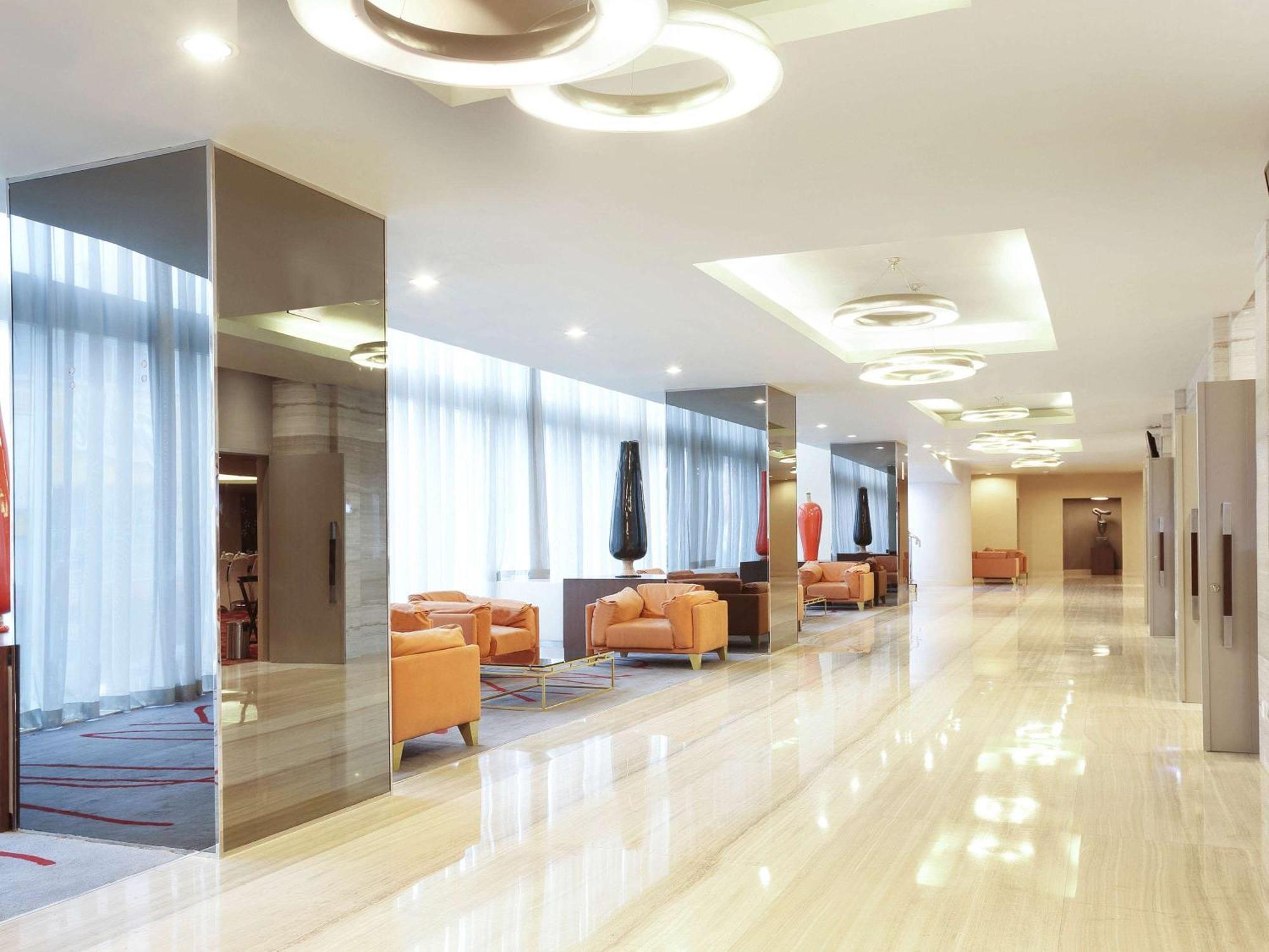 Novotel Jakarta Gajah Mada Eksteriør billede