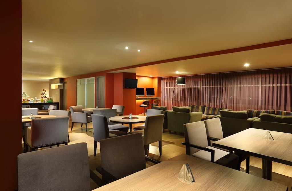 Novotel Jakarta Gajah Mada Eksteriør billede