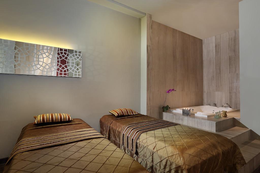 Novotel Jakarta Gajah Mada Eksteriør billede