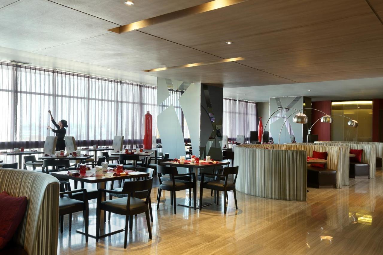 Novotel Jakarta Gajah Mada Eksteriør billede