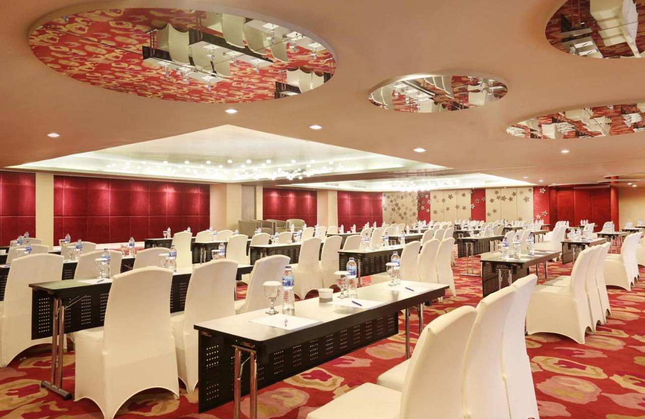 Novotel Jakarta Gajah Mada Eksteriør billede